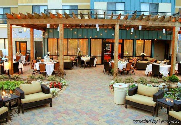 Courtyard Statesville Mooresville/Lake Norman Étterem fotó